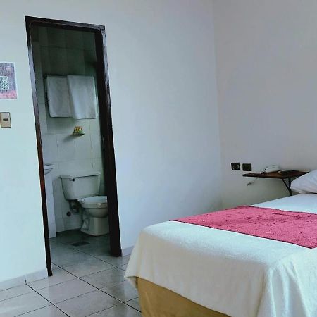 Hotel Plaza Center Santa Cruz de La Sierra Kültér fotó
