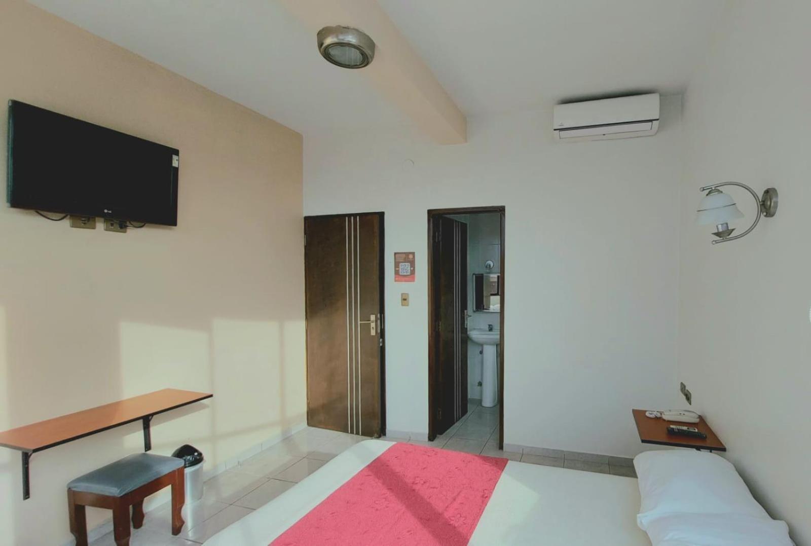 Hotel Plaza Center Santa Cruz de La Sierra Kültér fotó